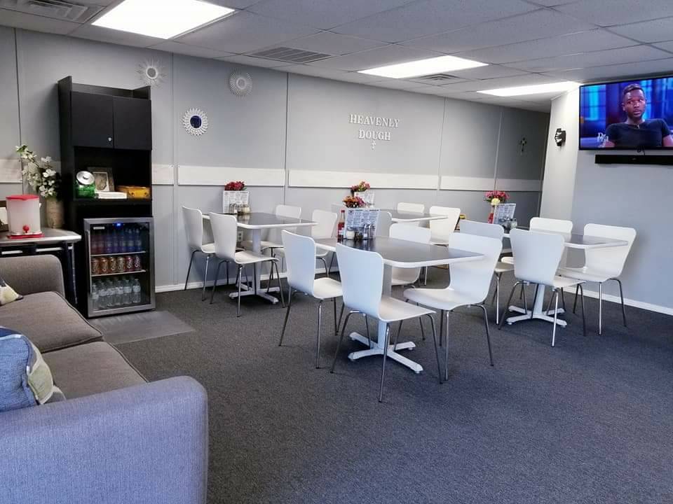 Heavenly Dough Pizzeria | restaurant | 577 S Elm St, Oologah, OK 74053, USA | 9184432900 OR +1 918-443-2900