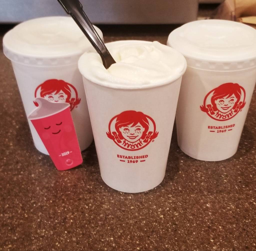 Wendys | restaurant | 9221 Benbrook Blvd, Benbrook, TX 76126, USA | 8173493905 OR +1 817-349-3905