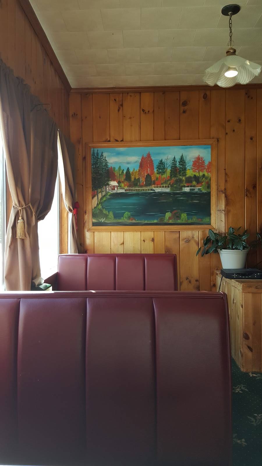 Village Pizza of Bristol | restaurant | 825 Lake St, Bristol, NH 03222, USA | 6037446886 OR +1 603-744-6886