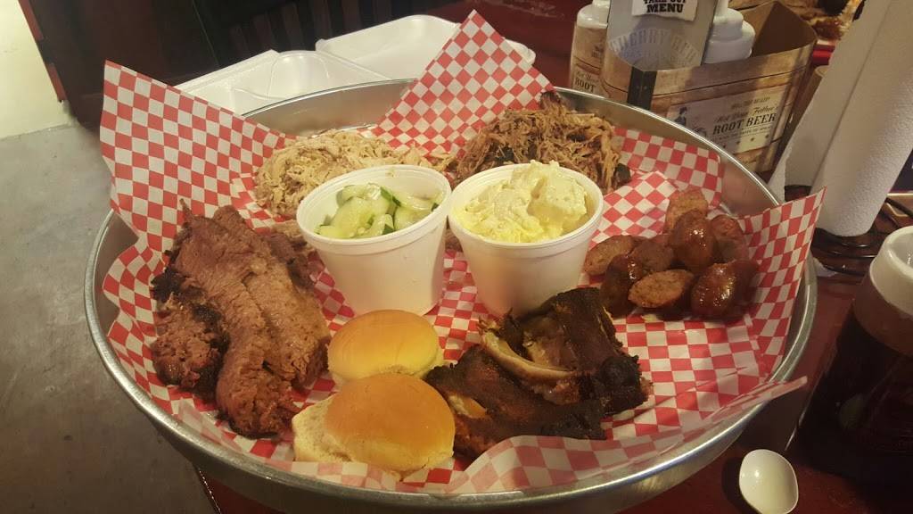 Cherry Red Roasters BBQ & Catering | restaurant | 207 E Delaware St, Dwight, IL 60420, USA | 8155841227 OR +1 815-584-1227