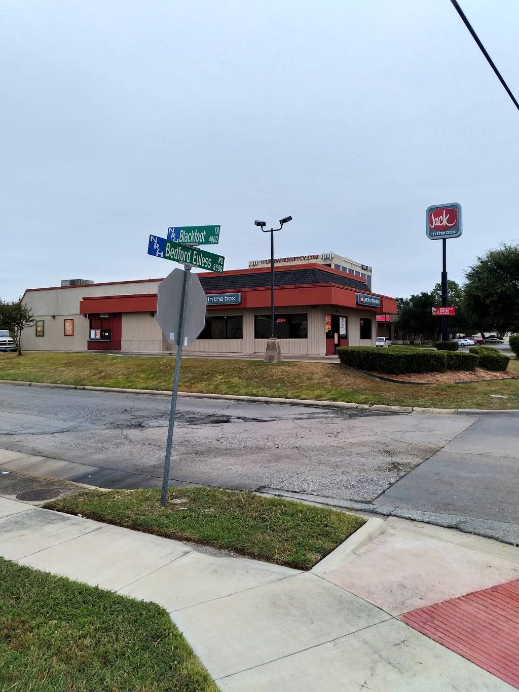 Jack in the Box | restaurant | 8601 W Bedford Euless Rd, Hurst, TX 76053, USA | 8172848614 OR +1 817-284-8614