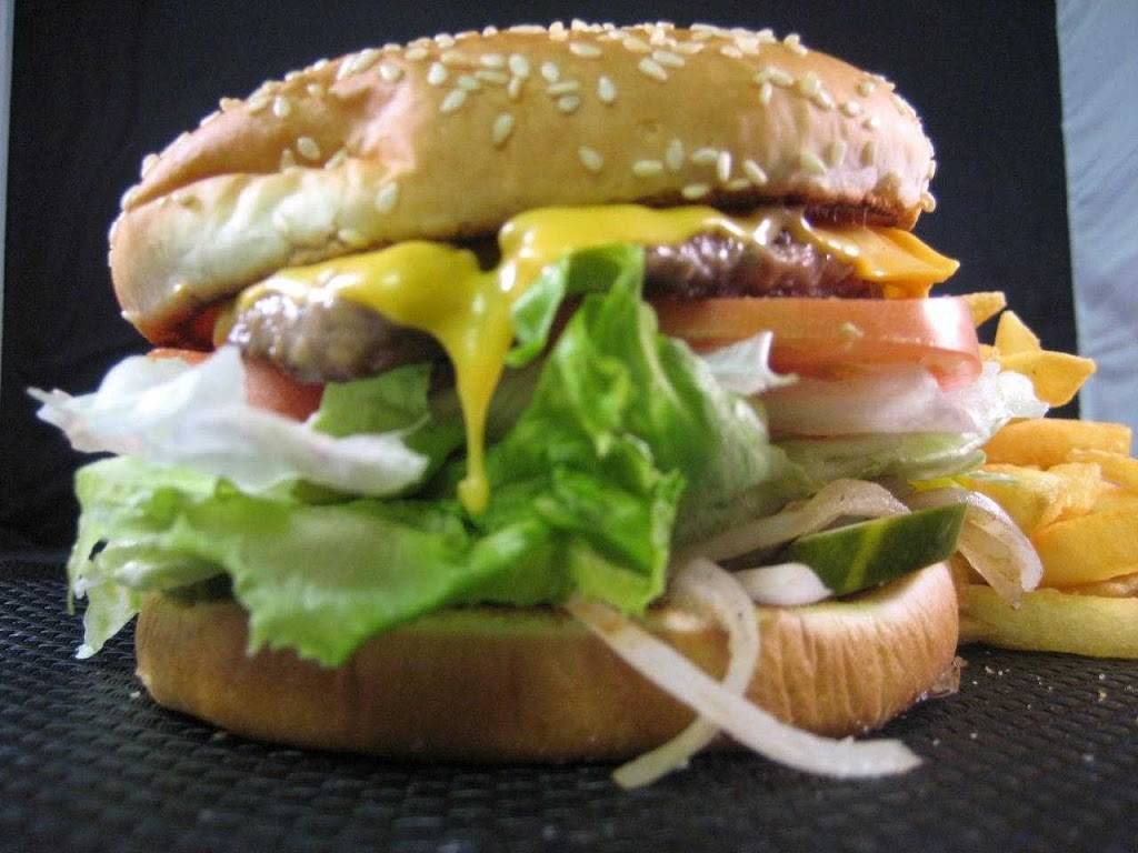 Georges Hot Dogs | meal takeaway | 1876 N Damen Ave, Chicago, IL 60647, USA | 7732274034 OR +1 773-227-4034