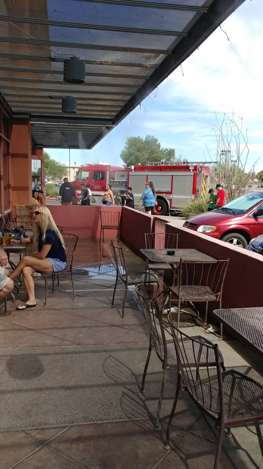 Native Grill & Wings | restaurant | 21164 N John Wayne Pkwy, Maricopa, AZ 85138, USA | 5205686077 OR +1 520-568-6077