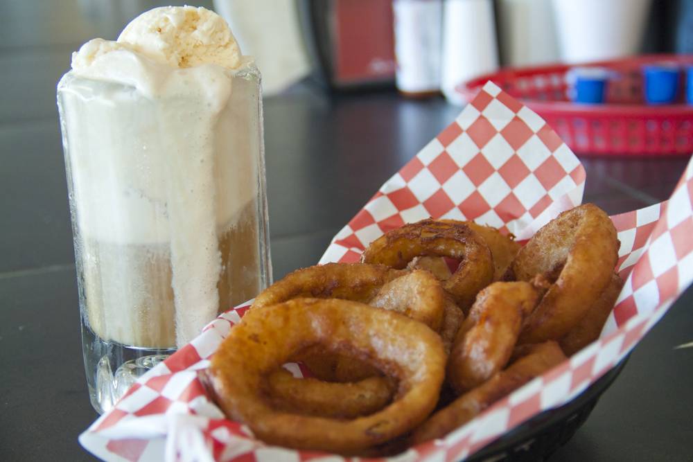 Big A Rootbeer Drive In | restaurant | 810 E Main St, Grass Valley, CA 95945, USA | 5302733243 OR +1 530-273-3243