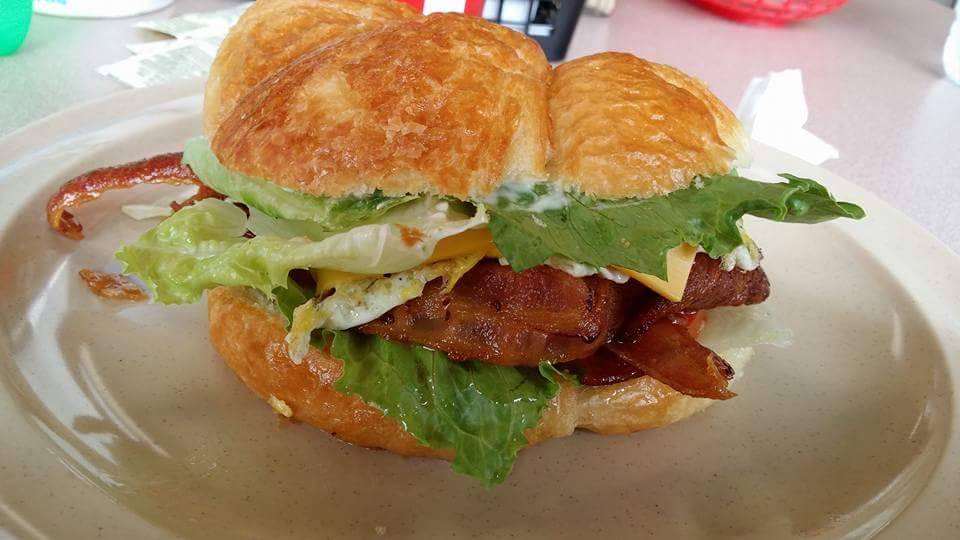 donut shop Cafe | restaurant | 2990 US 49, Florence, MS 39073, USA | 6018450774 OR +1 601-845-0774