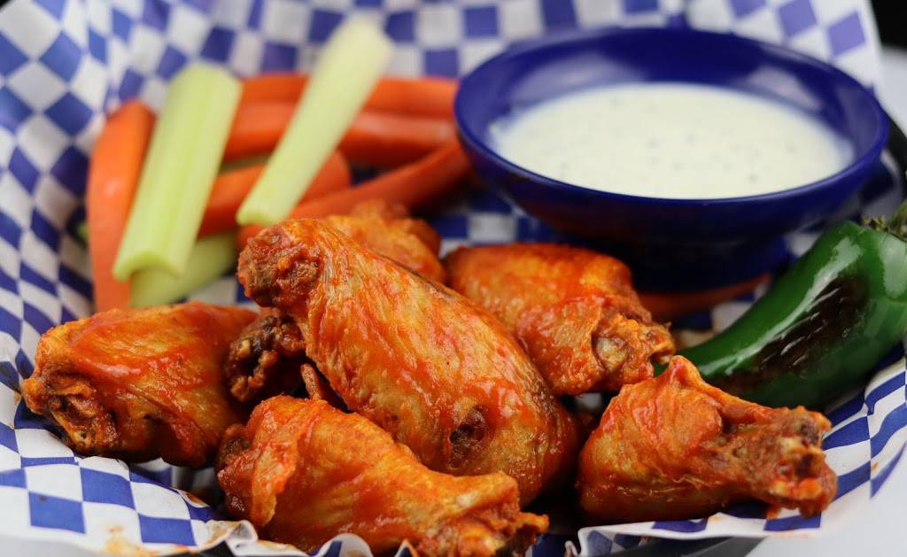 SharkDogs Sports Grill | restaurant | 5200 N Mesa St ste a-103, El Paso, TX 79912, USA | 9153075965 OR +1 915-307-5965