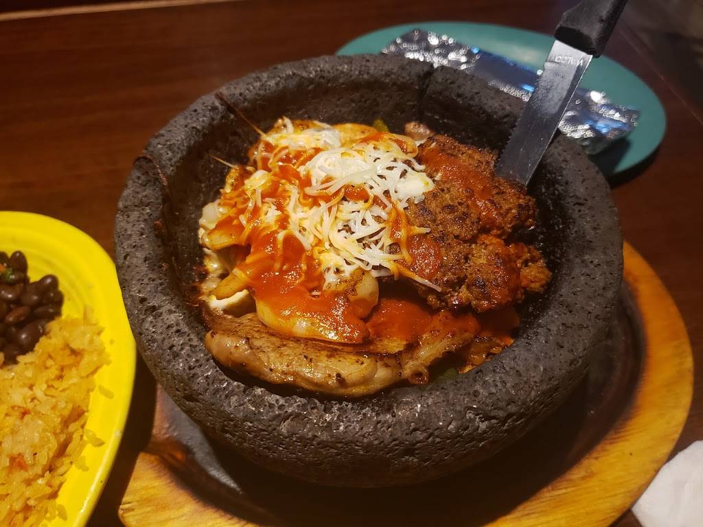 Los Portales | restaurant | 2385 Lake Rd, Dyersburg, TN 38024, USA | 7312878918 OR +1 731-287-8918