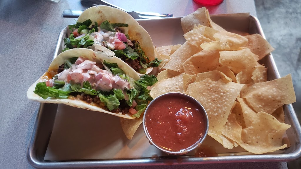 EJs Eats and Drinks | restaurant | 523 Center St, Little Rock, AR 72201, USA | 5016663700 OR +1 501-666-3700