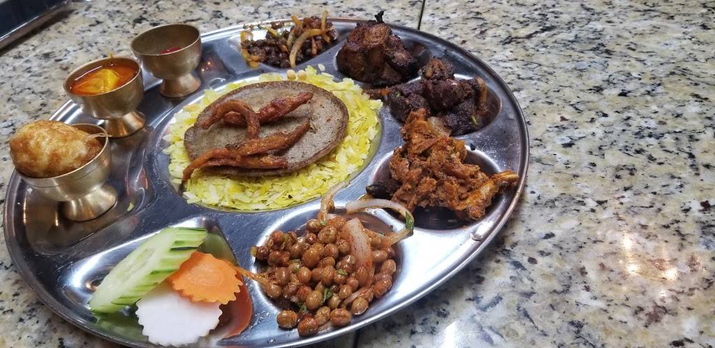 Dadi Maa Curry Heaven and Momo Hut | restaurant | 2234 W Walnut Hill Ln, Irving, TX 75038, USA | 9724570009 OR +1 972-457-0009