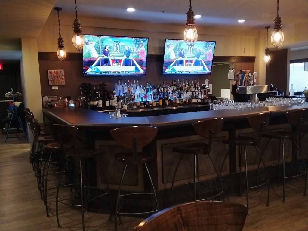 Gustav Chophouse and Bar | restaurant | 10 Vacation Inn Dr, Collingwood, ON L9Y 5G4, Canada | 7054434461 OR +1 705-443-4461
