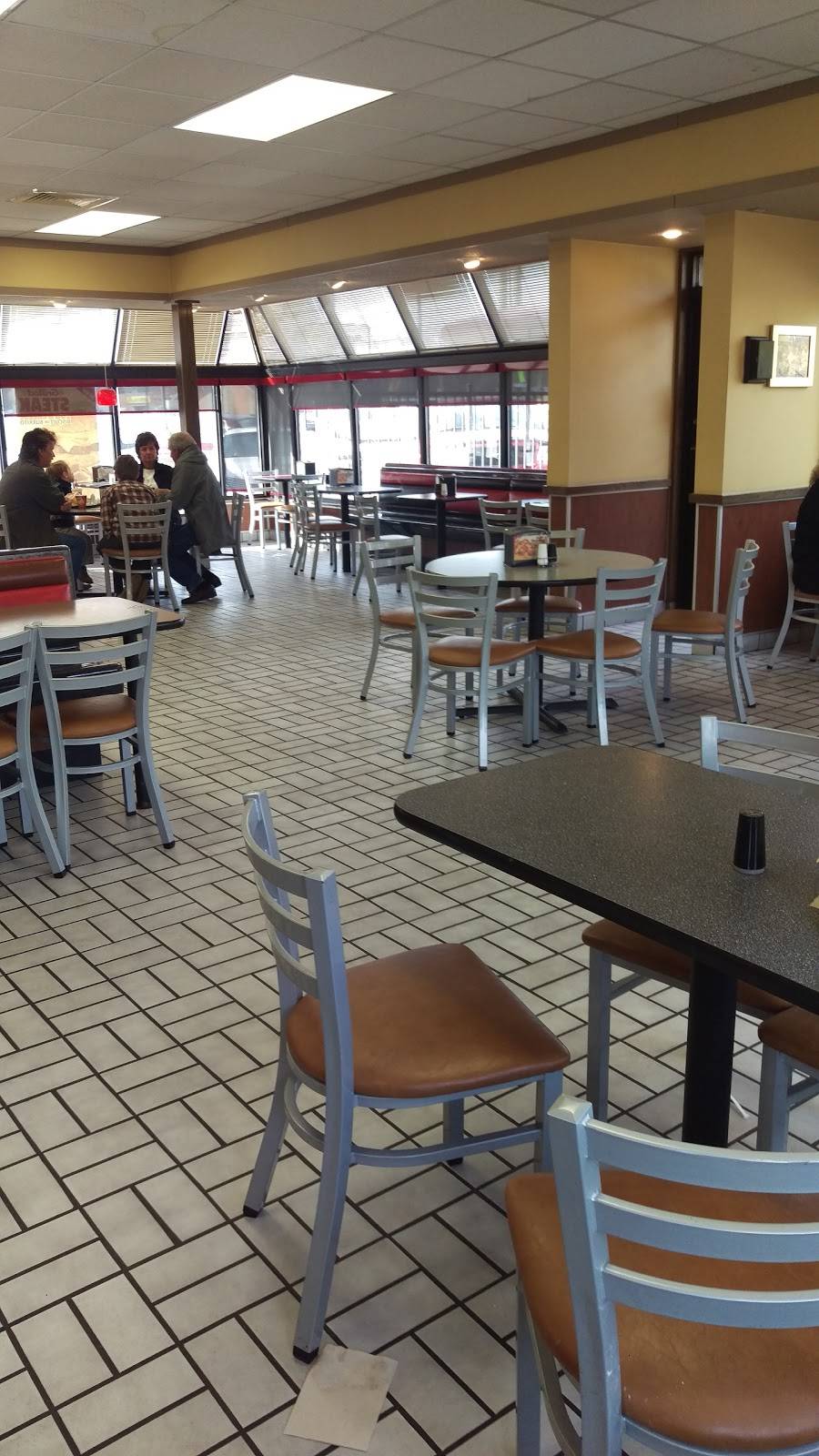 Hardees | restaurant | 220 Browns Ferry Rd, Chattanooga, TN 37419, USA | 4238210522 OR +1 423-821-0522