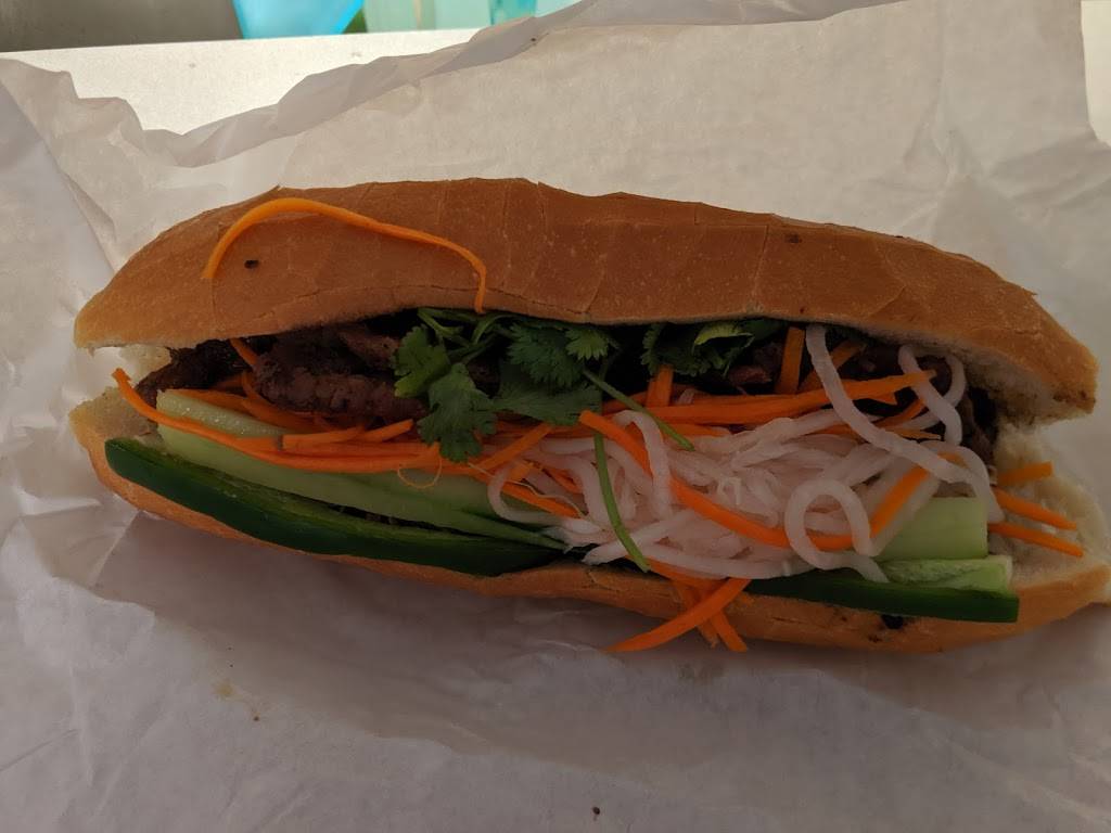 Cafe Banh Mi | restaurant | 10700 Meridian Ave N #106, Seattle, WA 98133, USA | 2063643354 OR +1 206-364-3354