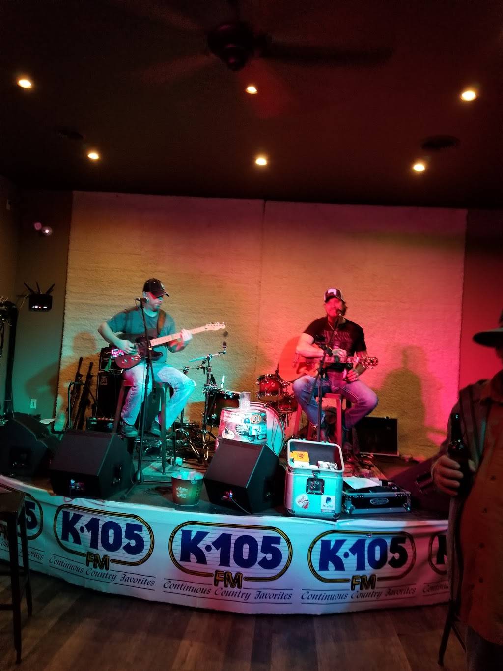 Feed & Sing | restaurant | 38135 Salem-Unity Rd, Salem, OH 44460, USA | 3308170028 OR +1 330-817-0028