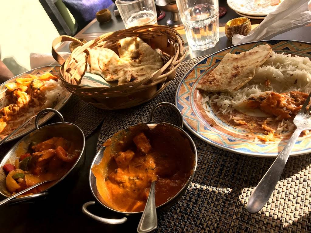 Bombay Garden Indian Cuisine | restaurant | 2401 Bank St, Ottawa, ON K1V 8R9, Canada | 6137313003 OR +1 613-731-3003