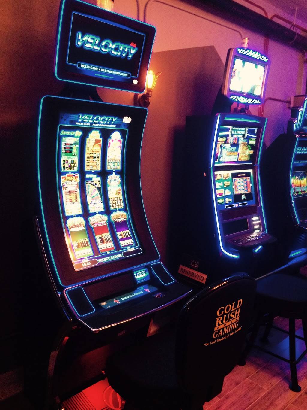 Wild Wings & Slots | night club | 10446 Cermak Rd, Westchester, IL 60154, USA | 7082238681 OR +1 708-223-8681