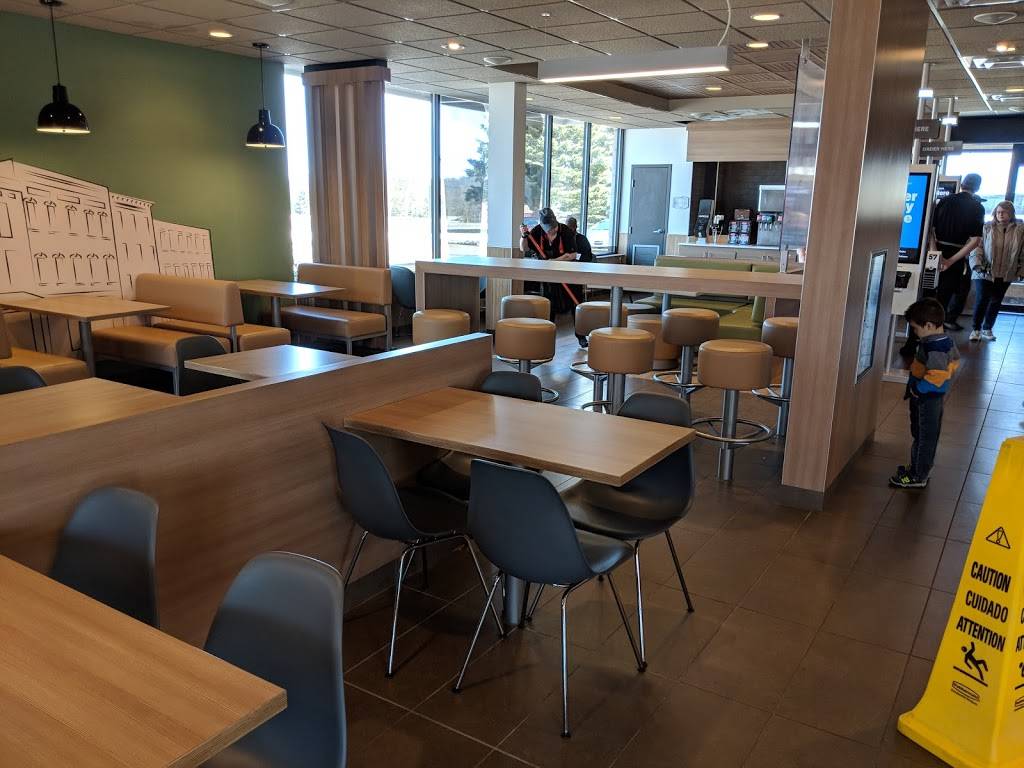 McDonalds | cafe | 4985 Howard St, Reed City, MI 49677, USA | 2318323699 OR +1 231-832-3699