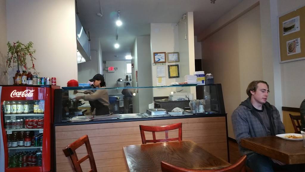 Lilis Restaurant | restaurant | 197 N Pleasant St, Amherst, MA 01002, USA | 4132535888 OR +1 413-253-5888