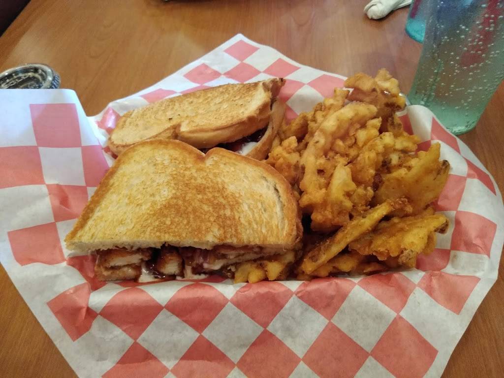 Friendlys | restaurant | 1 Harborside Dr Terminal A - Logan, Boston, MA 02128, USA | 6175616478 OR +1 617-561-6478