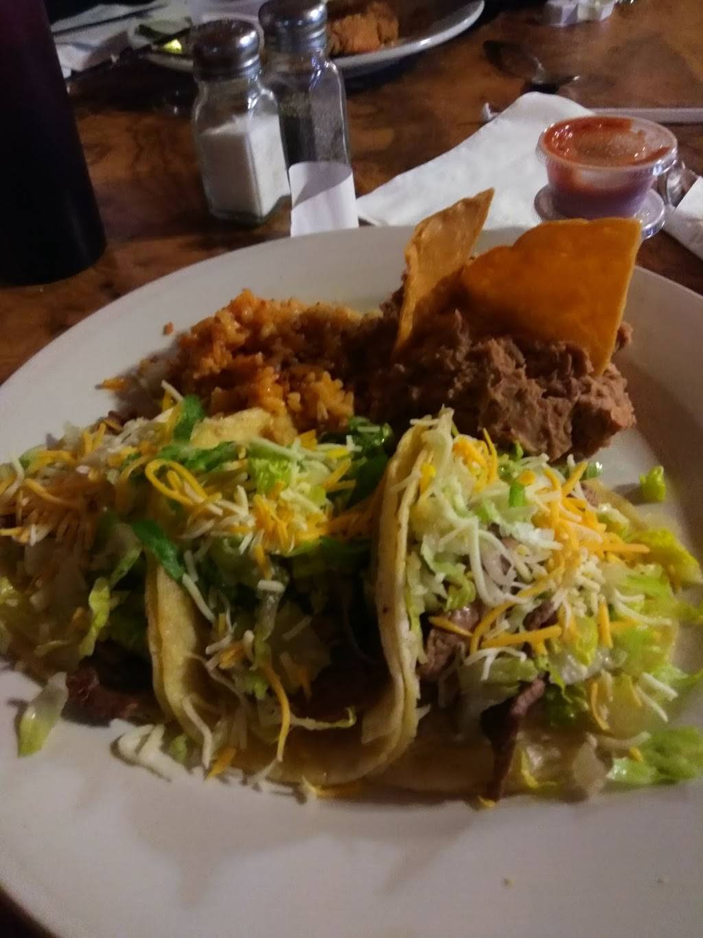 Joe & Tammys Family Restaurant | restaurant | 69 N Ayer St, Harvard, IL 60033, USA | 8159432002 OR +1 815-943-2002