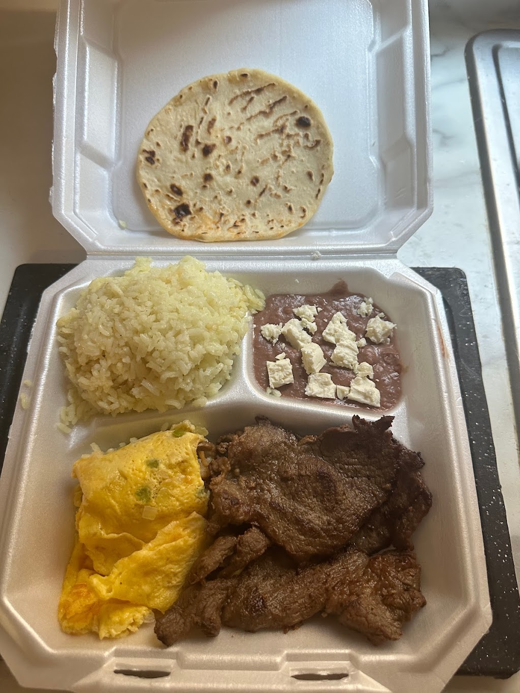 Antojitos la paisana | restaurant | 1700 W 69th St, Chicago, IL 60636, USA | 7739160120 OR +1 773-916-0120