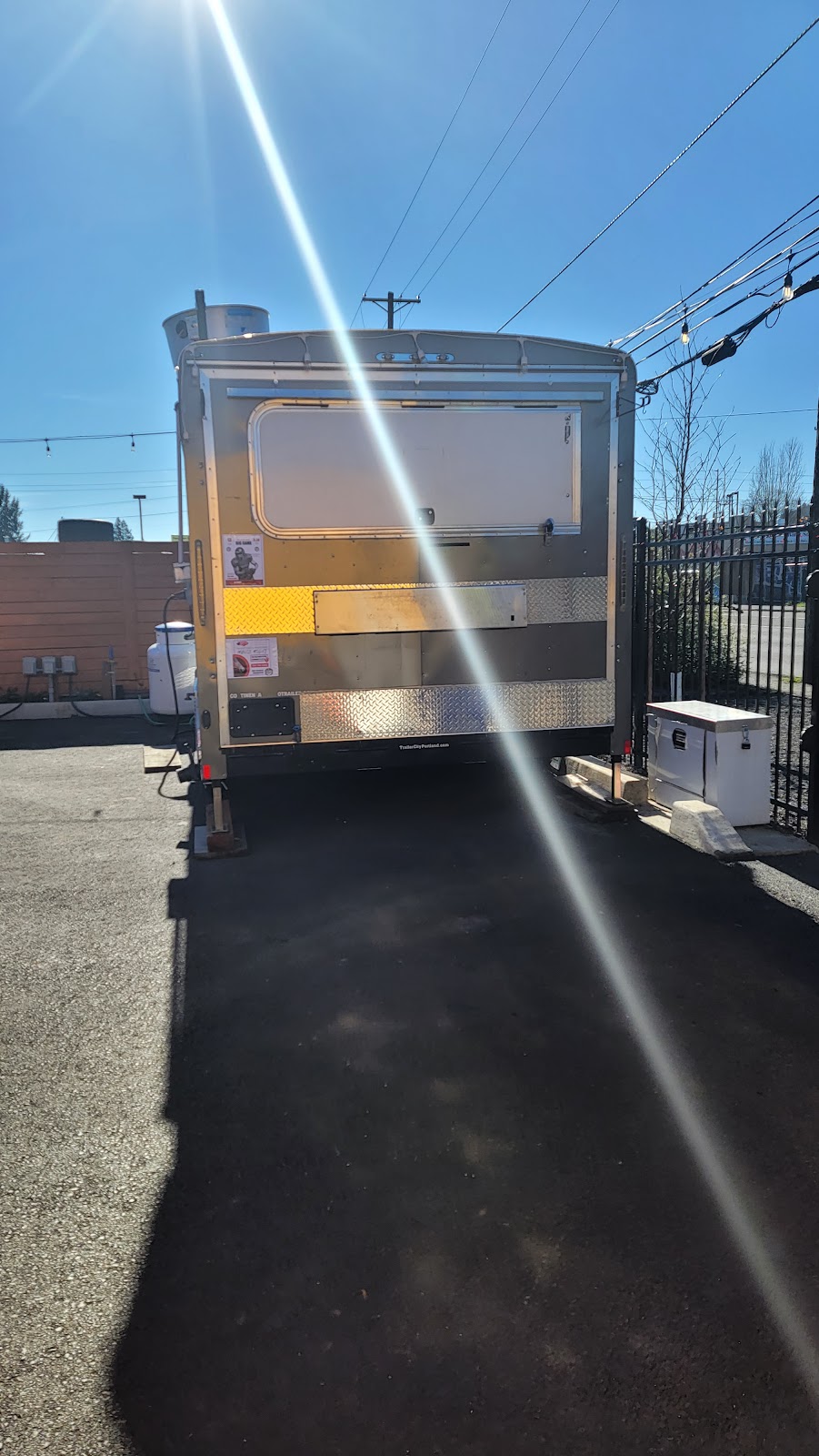 Bite Me Burgers | restaurant | 8220 NE Davis St, Portland, OR 97220, USA | 5037345534 OR +1 503-734-5534