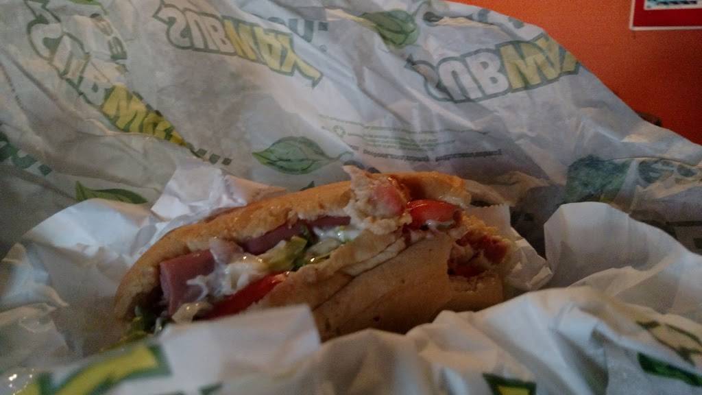 Subway | restaurant | 25 9th St S, St. Petersburg, FL 33705, USA | 7278983109 OR +1 727-898-3109