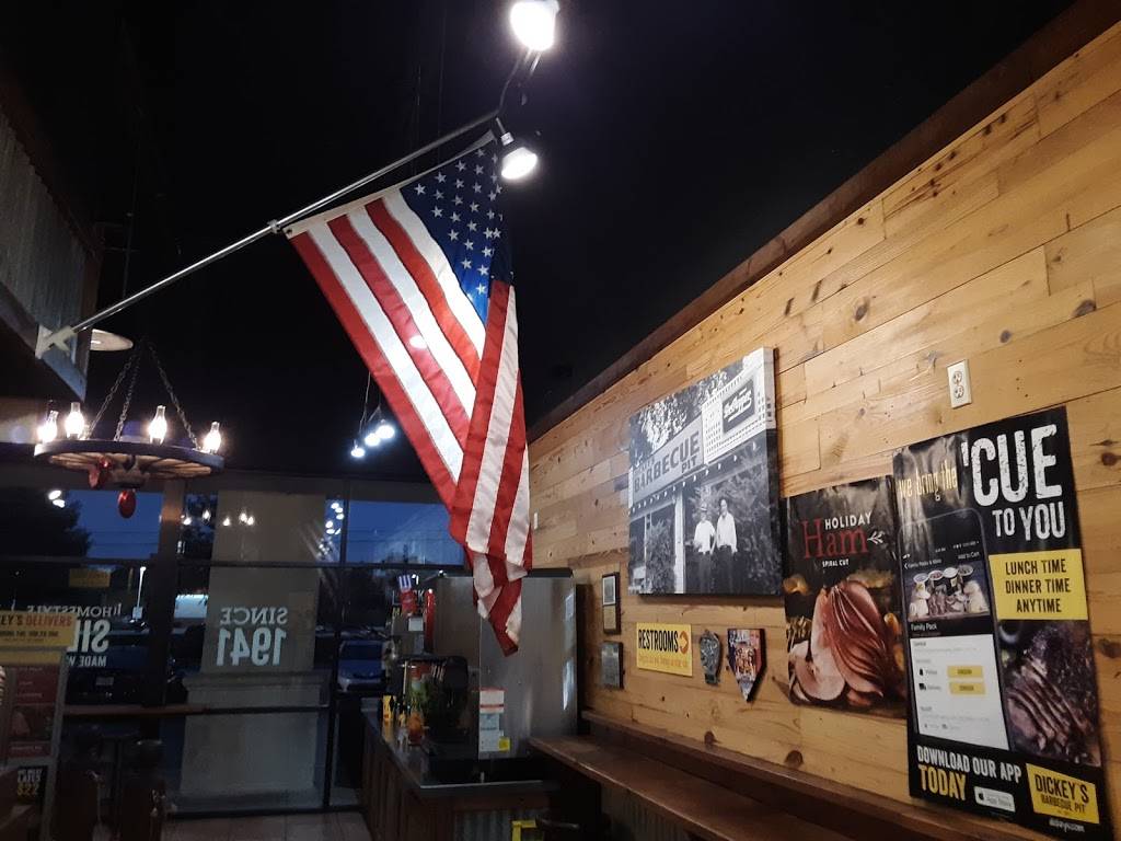 Dickeys Barbecue Pit | meal delivery | 61103 Airport Rd, Slidell, LA 70460, USA | 9857200070 OR +1 985-720-0070