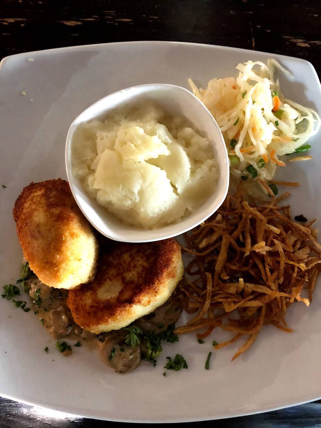 Traktir Restaurant Valley | restaurant | 18588 Ventura Blvd, Tarzana, CA 91356, USA | 8183439100 OR +1 818-343-9100