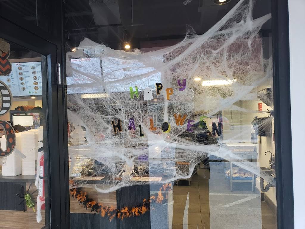 Osmows Shawarma | restaurant | 4850 Dundas St W, Toronto, ON M9A 1B4, Canada | 4162399000 OR +1 416-239-9000