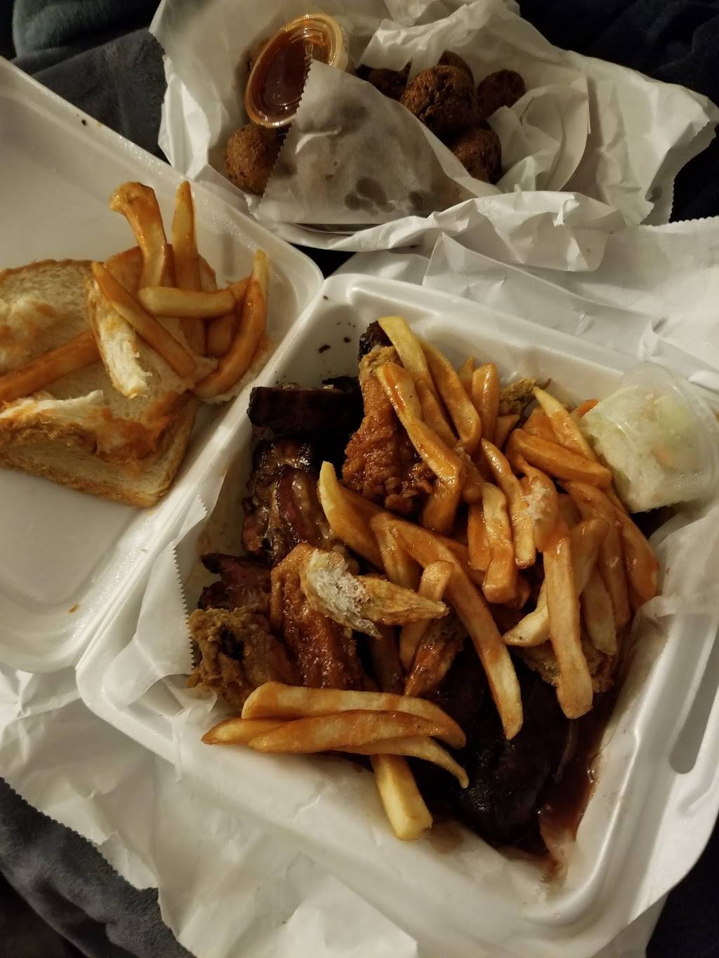 Chicago Pit Stop BBQ | restaurant | 402 W 14th St, Chicago Heights, IL 60411, USA | 7087545010 OR +1 708-754-5010