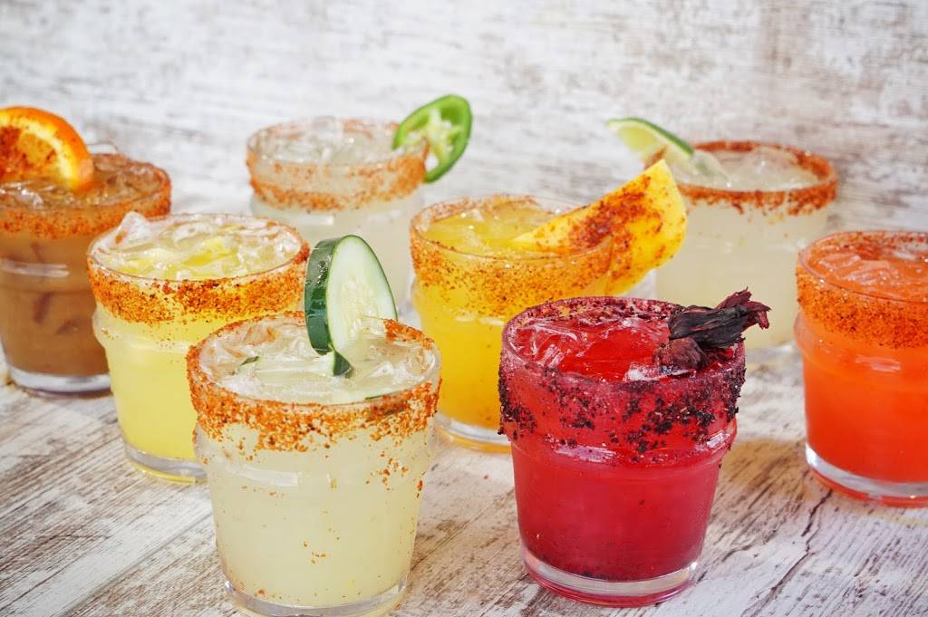 Perla Negra Mariscos | restaurant | 235 S Bolingbrook Dr, Bolingbrook, IL 60440, USA | 6304130000 OR +1 630-413-0000