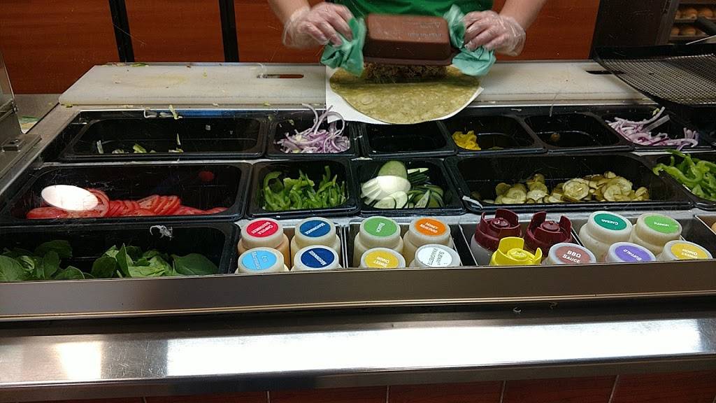 Subway | restaurant | 1325 Capital Ave NE, Battle Creek, MI 49017, USA | 2699690433 OR +1 269-969-0433