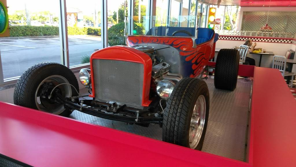 McDonalds | cafe | 4480 N, FL-7, Coconut Creek, FL 33073, USA | 9549339525 OR +1 954-933-9525