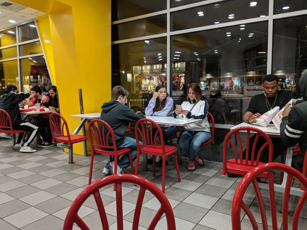 In-N-Out Burger | restaurant | 333 Jefferson St, San Francisco, CA 94133, USA | 8007861000 OR +1 800-786-1000