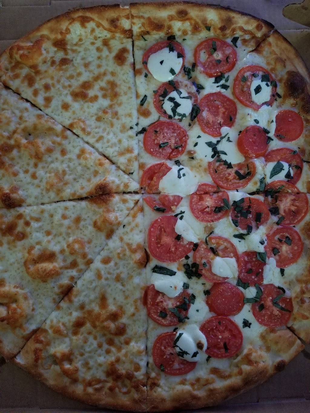 Martinos Pizzaria | restaurant | 213 Davis St, Oakville, CT 06779, USA | 8604176111 OR +1 860-417-6111