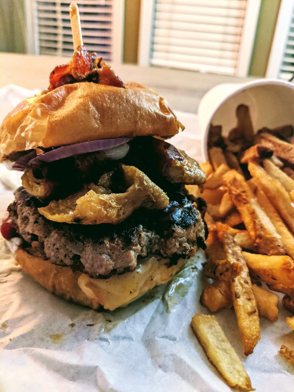 McCoy Burger Company | restaurant | 2069 Simcoe St N, Oshawa, ON L1H 7K4, Canada | 2892407553 OR +1 289-240-7553