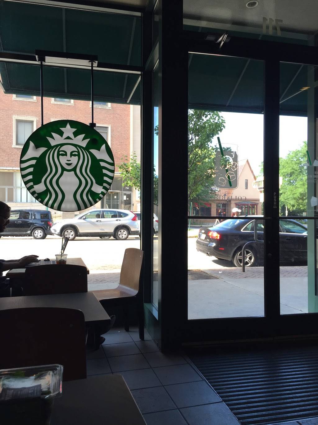Starbucks | cafe | 711 Lake St, Oak Park, IL 60301, USA | 7086609357 OR +1 708-660-9357