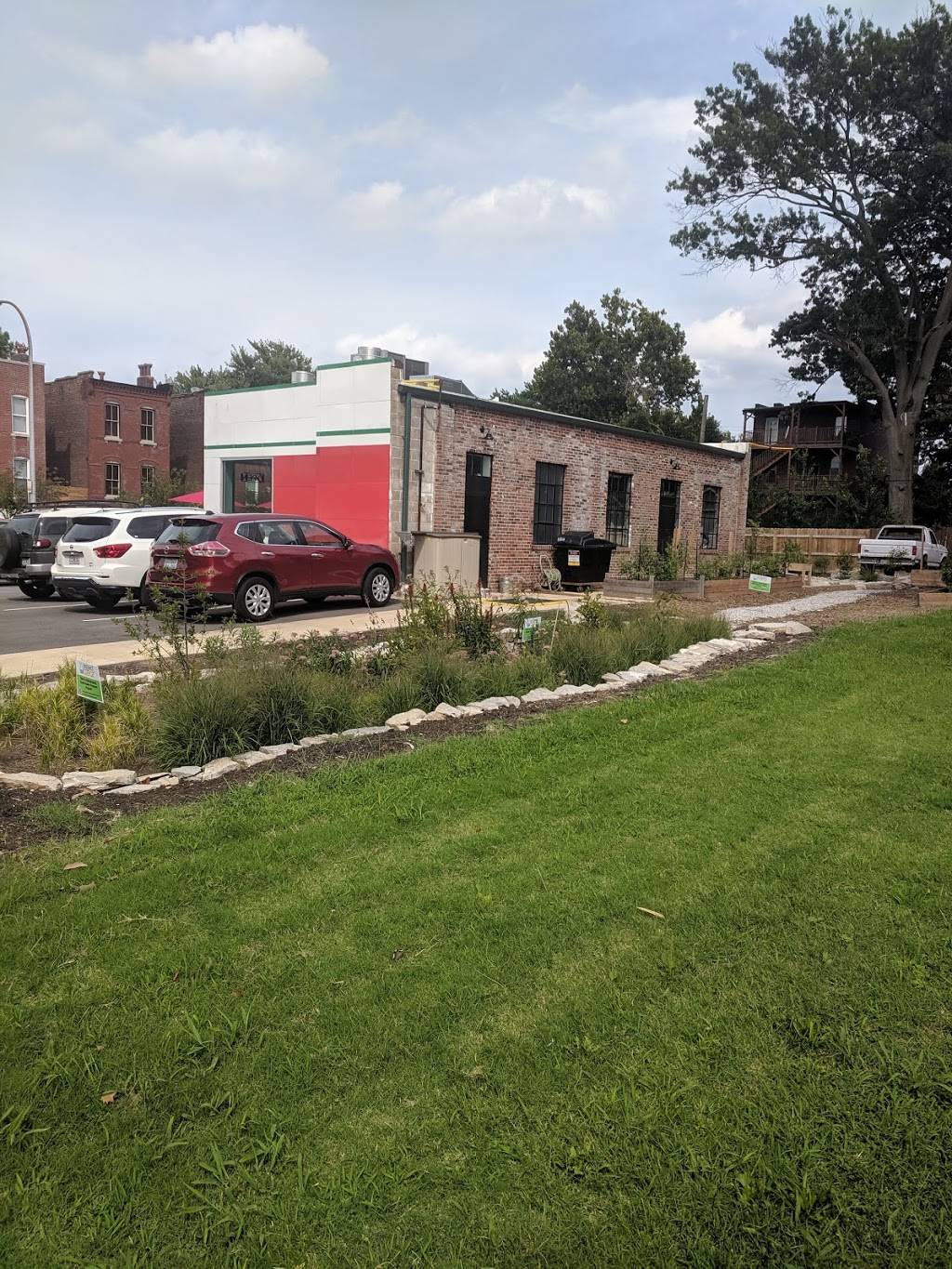 Utah Station | restaurant | 1956 Utah St, St. Louis, MO 63118, USA | 3145888099 OR +1 314-588-8099