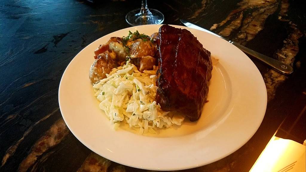 Earls Kitchen + Bar | restaurant | 4200 Conroy Rd H246, Orlando, FL 32839, USA | 4073458260 OR +1 407-345-8260