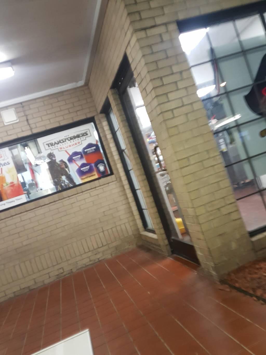 Sonic Drive-In | restaurant | 2401 N Roberts Ave, Lumberton, NC 28358, USA | 9107382119 OR +1 910-738-2119