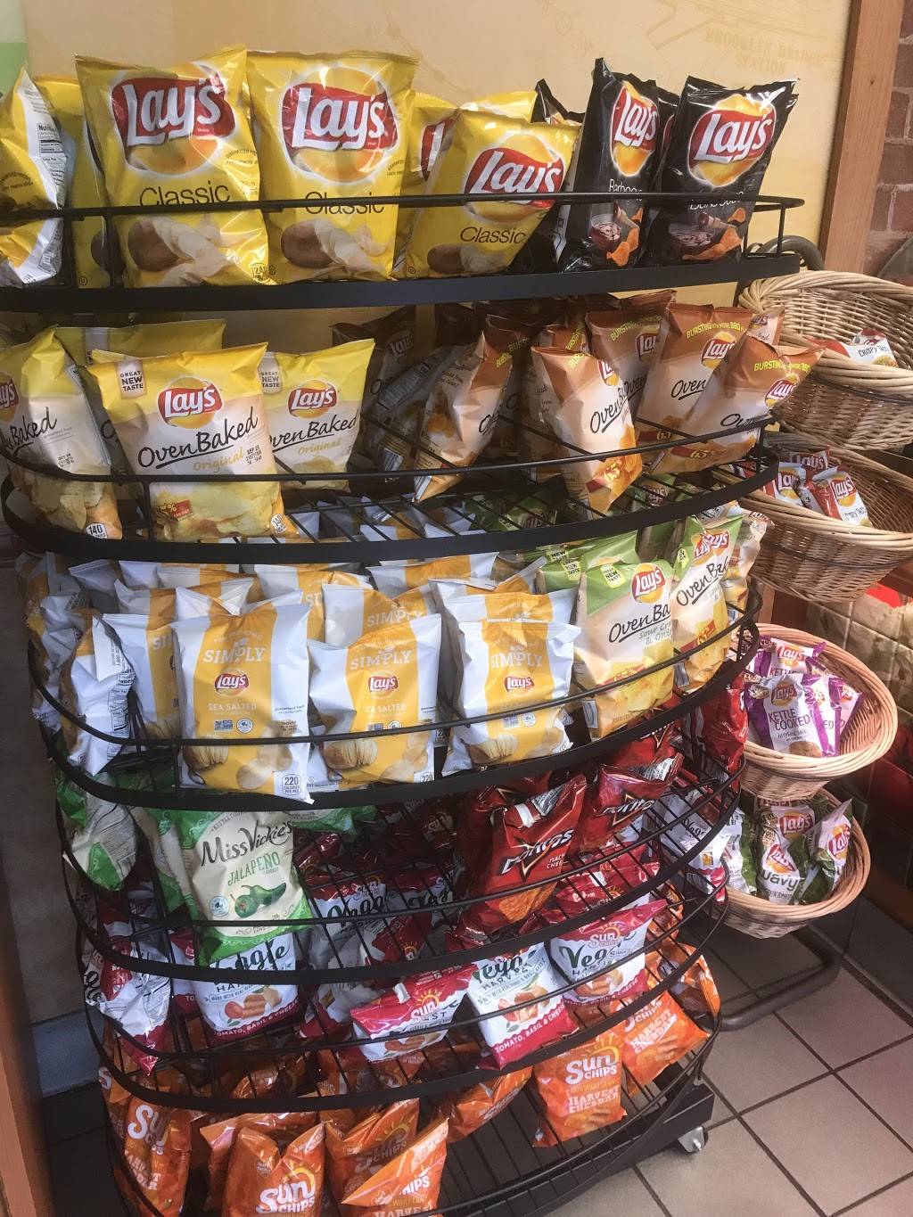 Subway | restaurant | 411 W Spring St, New Albany, IN 47150, USA | 8129459330 OR +1 812-945-9330