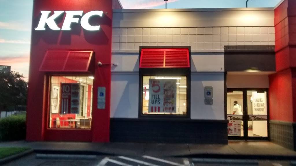 KFC | restaurant | 321 E Woodlawn Rd, Charlotte, NC 28217, USA | 7045211453 OR +1 704-521-1453