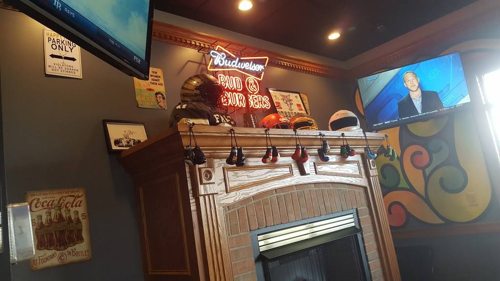 Referees Bar & Grille | restaurant | 888 E Washington St, Winchester, IN 47394, USA | 7655958948 OR +1 765-595-8948