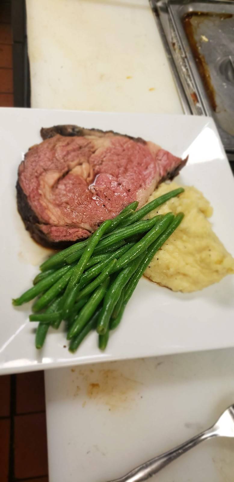 Arigna Irish Pub & Coal Fire Kitchen North Providence | restaurant | 1058 Charles St, North Providence, RI 02904, USA | 4016425853 OR +1 401-642-5853