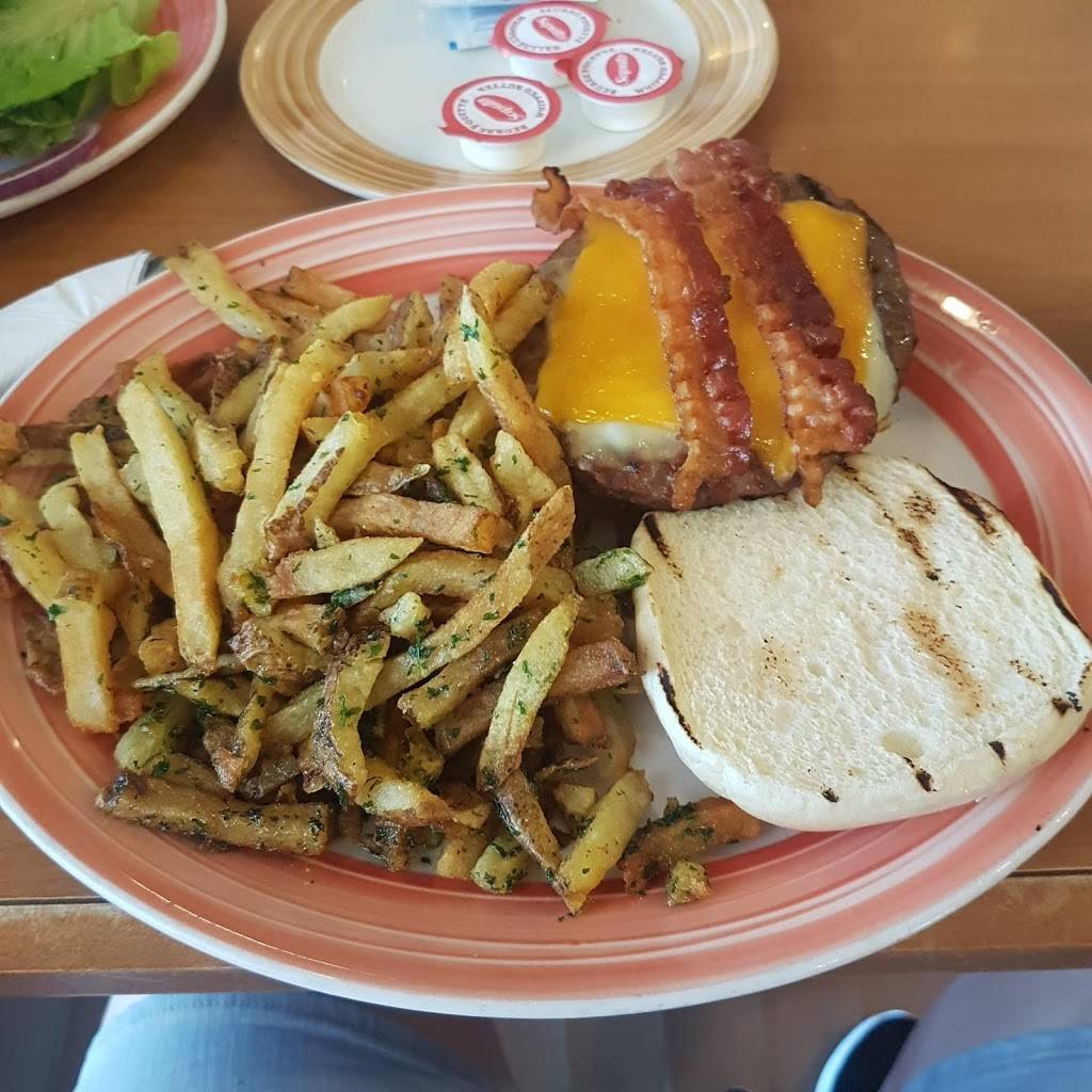 Swiss Chalet | restaurant | 2 County Ct Blvd, Brampton, ON L6W 3W8, Canada | 9054520947 OR +1 905-452-0947