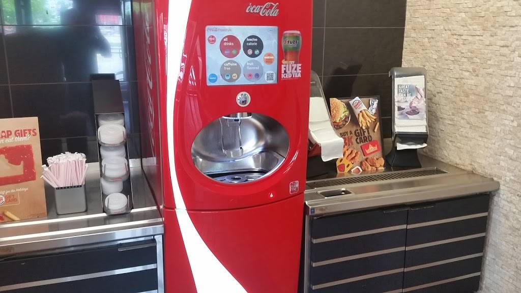 Burger King | restaurant | 1830 S West Ave, Freeport, IL 61032, USA | 8152320050 OR +1 815-232-0050