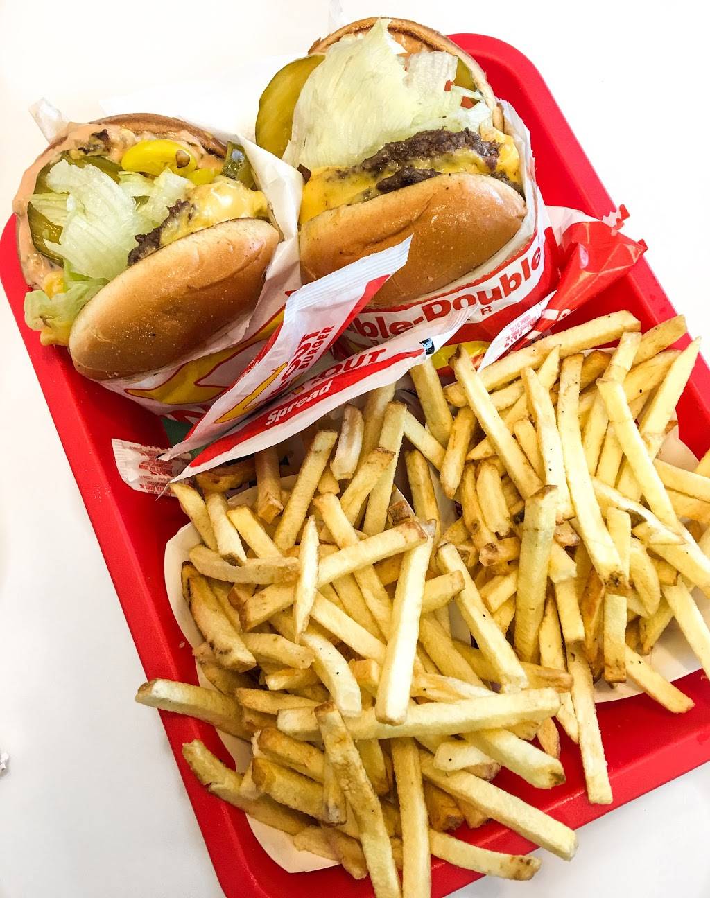 In-N-Out Burger | restaurant | 1417 Fitzgerald Dr, Pinole, CA 94564, USA | 8007861000 OR +1 800-786-1000