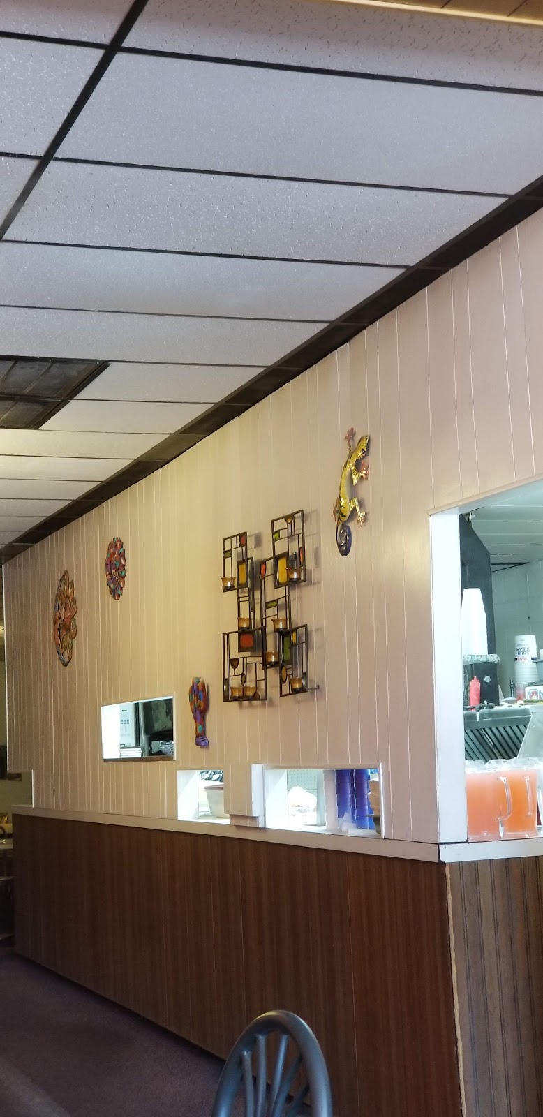 La Familia Restaurant | restaurant | 302 W 2nd St, Wray, CO 80758, USA | 9703325157 OR +1 970-332-5157