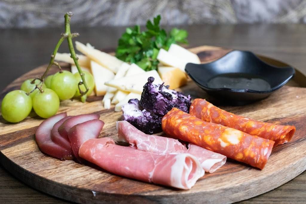 la sala by tu casa | restaurant | 116-35 Metropolitan Ave, Richmond Hill, NY 11418, USA | 7184873892 OR +1 718-487-3892