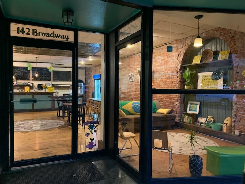 Lilis Brazilian Bistro | restaurant | 142 Broadway St, Chico, CA 95928, USA | 5303990675 OR +1 530-399-0675